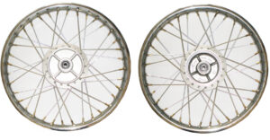 Ρόδα Πίσωμε Ρουλ. και Λάστιχα Ταμπ. Ασημί ANF125INNOVA