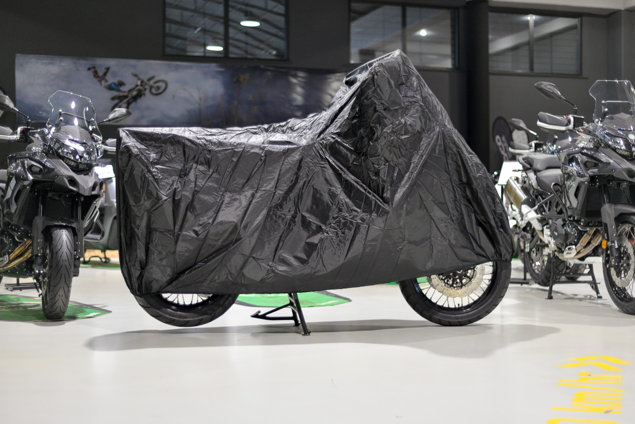 Κάλυμμα Μοτό LARGE Έως 750CC 232X100X125CM UNIV.