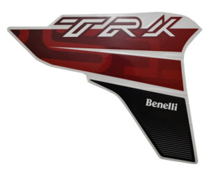 Αυτοκόλλητο OEM "BENELLI" Δεξ.Καπάκι Κοκ.για Λευκό Μοτό BENELLI/TRK251